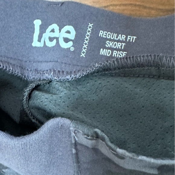 Lee Women’s Regular Fit Camouflage Skort - Mid Rise - Size 6 - Picture 6 of 8